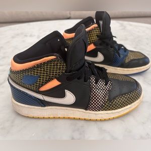 Air Jordan 1 Mid MMD GS ‘Multi Gird’ DC4092-001 Size 6 Y